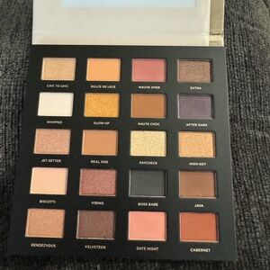 Iconic London pallet